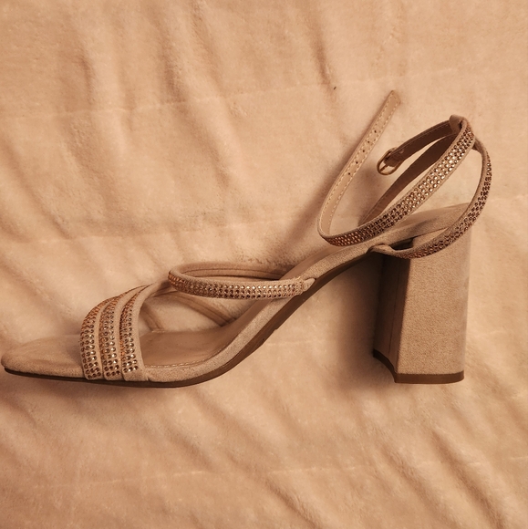 Kelly & Katie stacked high heel rose gold sandals 10M - Picture 2 of 4